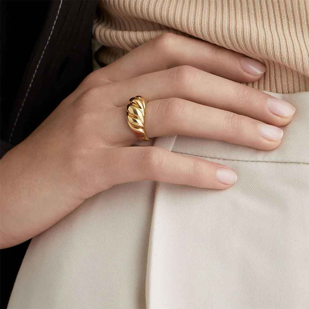 Le Torsade Gold Tone Ring