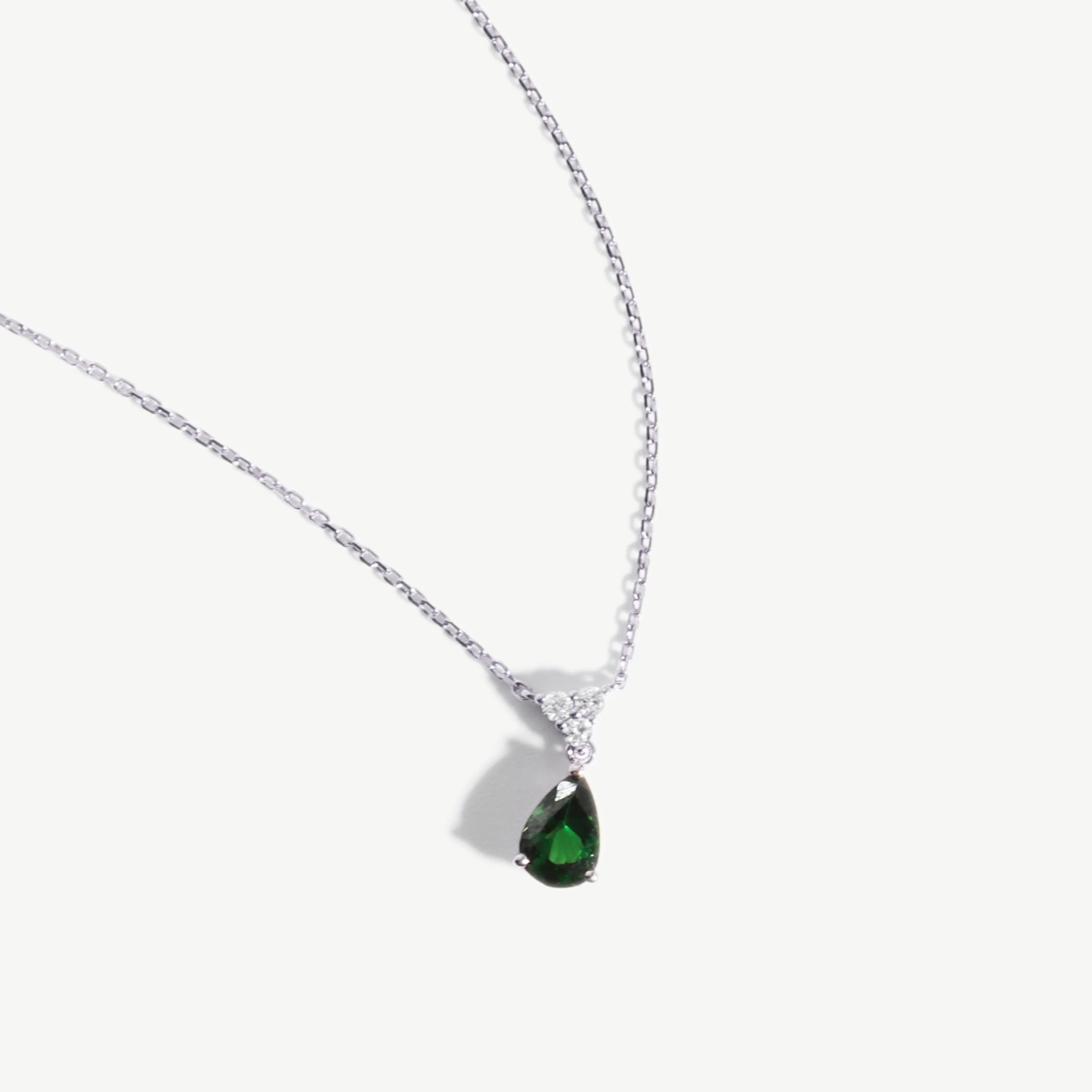 Jardin Vert Tsavorite 18K White Gold Diamond Pendant