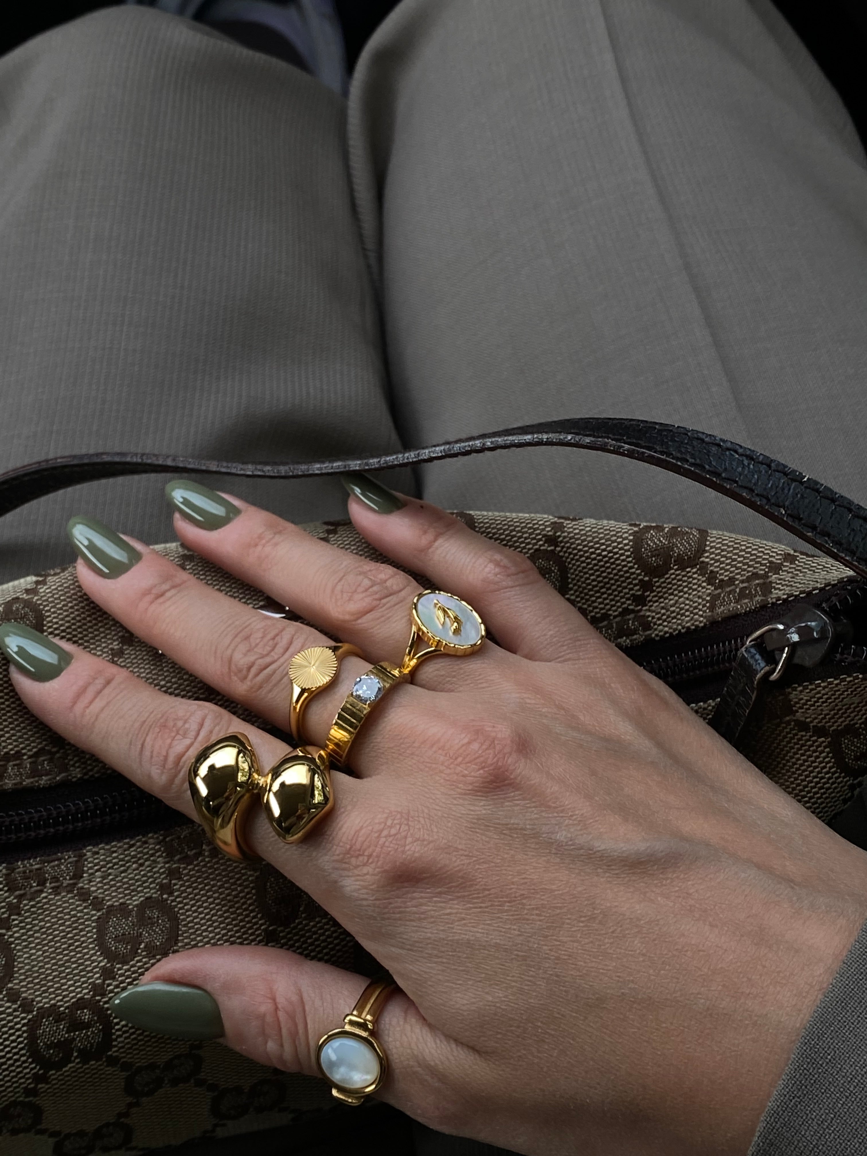 PRSTEN CHARLOTTE LACHANCE