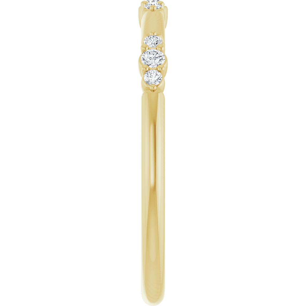 Close-up detail of the Élise white gold diamond band