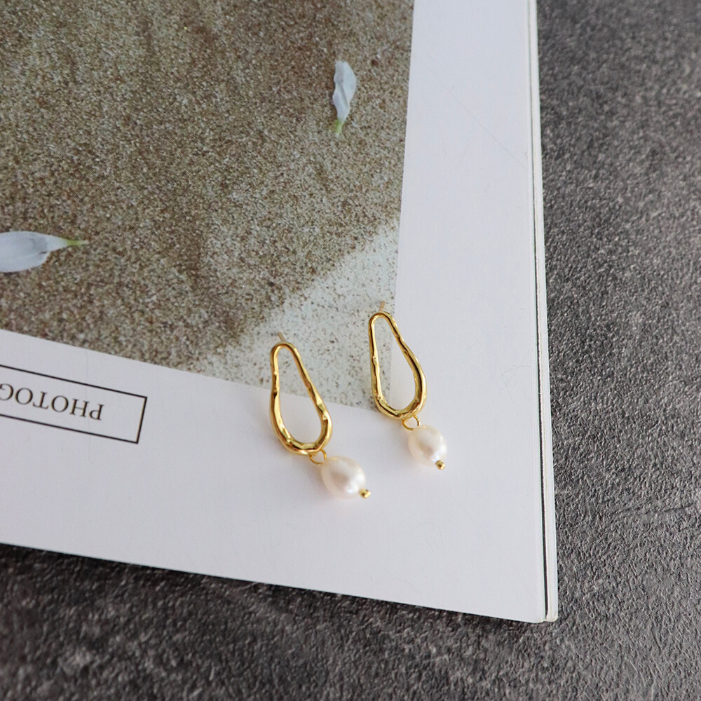 AVELINE PEARL EARRINGS | aveline-pearl-earrings | Earrings | Guerilla Choice