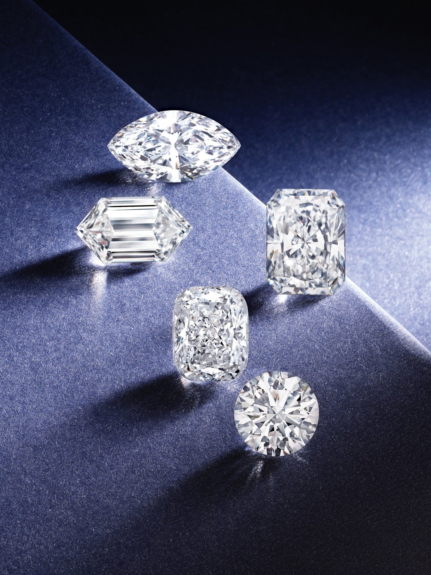 Moissanite vs Diamond Tennis Necklaces: Which Should You Choose?