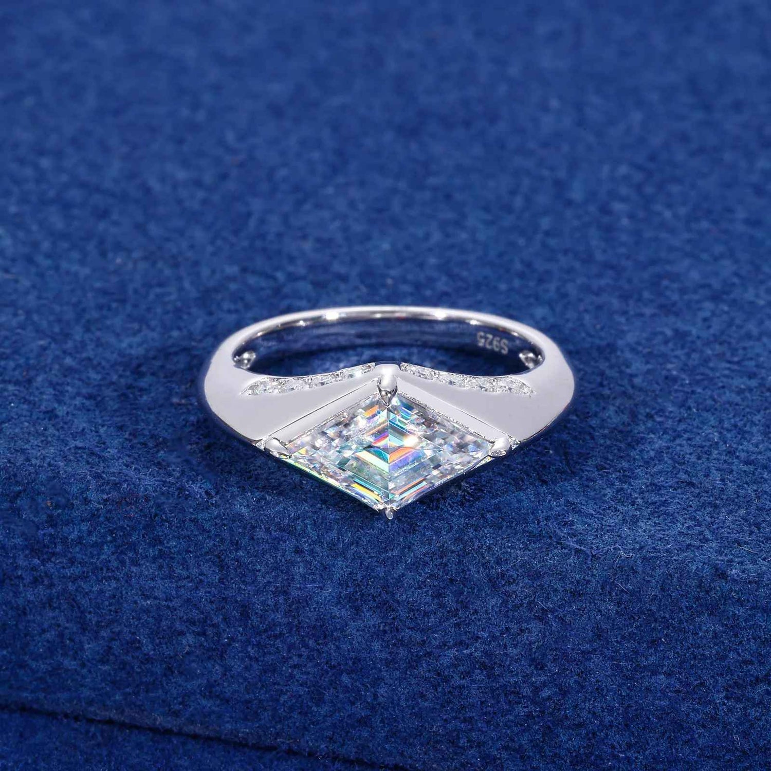 rhombus moissanite engagement ring
3.5 carat moissanite ring
gra certified moissanite ring
unique engagement ring women
vvs moissanite engagement ring
rhombus cut engagement ring
sterling silver moissanite ring
luxury moissanite engagement ring
moissanite ring
moissanite engagement ring
3.5 carat moissanite ring
rhombus cut ring
unique engagement ring
gra certified moissanite
vvs moissanite ring
sterling silver engagement ring
statement engagement ring