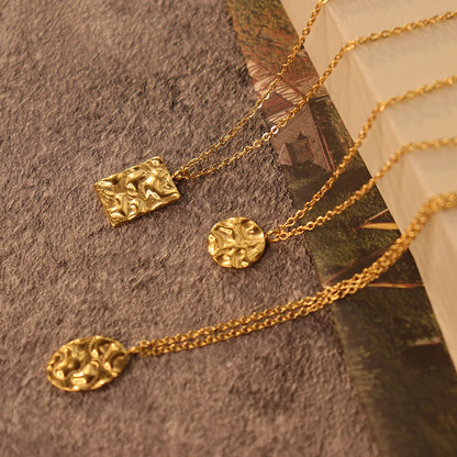 L’Ovale Doré Necklace