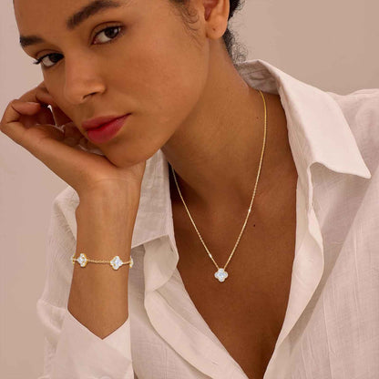 Fleur de Lumière D Color Moissanite Necklace (VVS1)