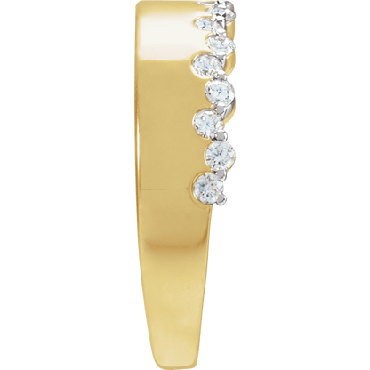 L’Allure Élégante Diamond Pavé Band Ring