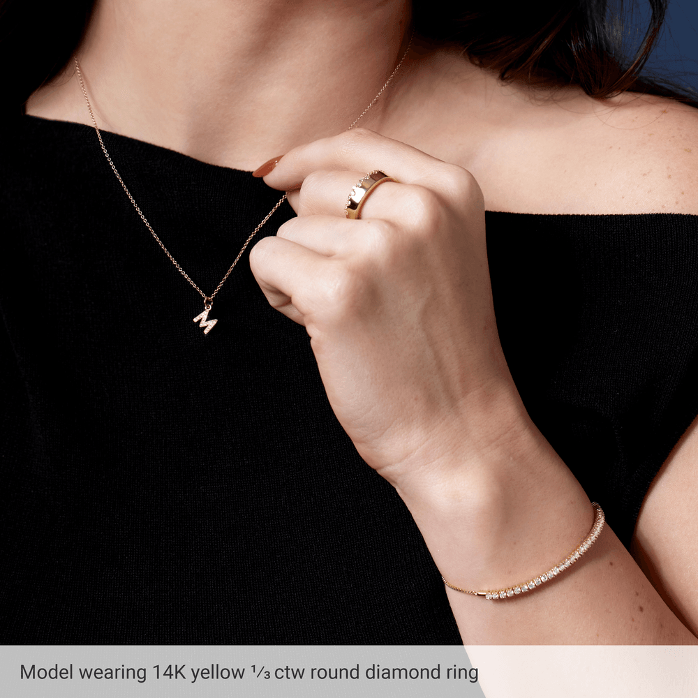 L’Allure Élégante Diamond Pavé Band Ring