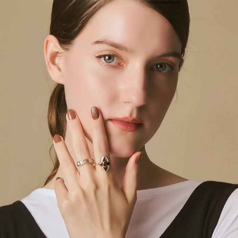 Fleur d’Ardent Garnet Ring