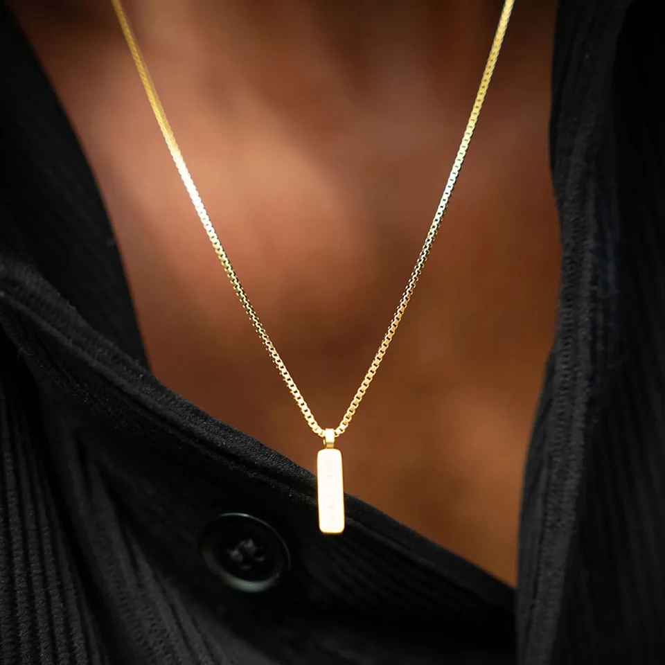 Linéaire Minimal Pendant Necklace