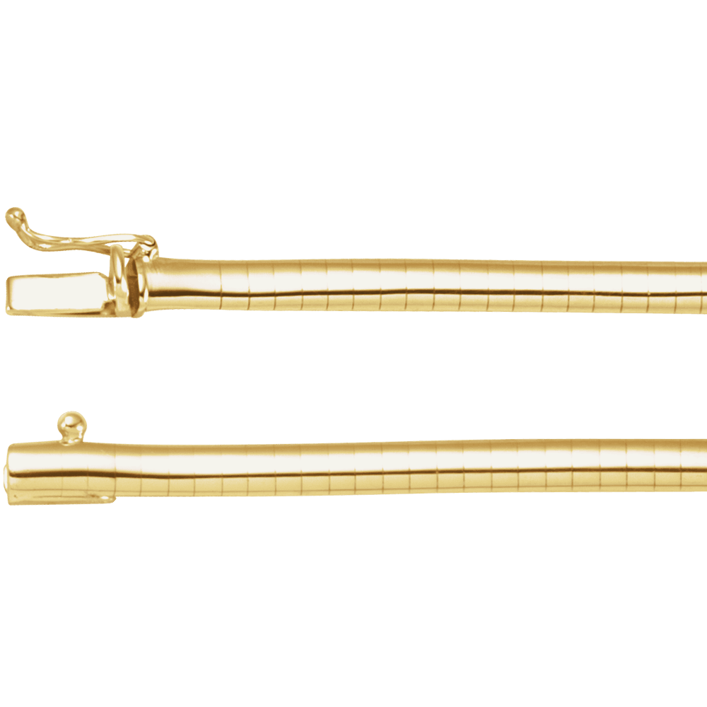 Close-up of Guerilla Choice polished 14K yellow gold 4 mm Omega chain showing its smooth profile and box clasp