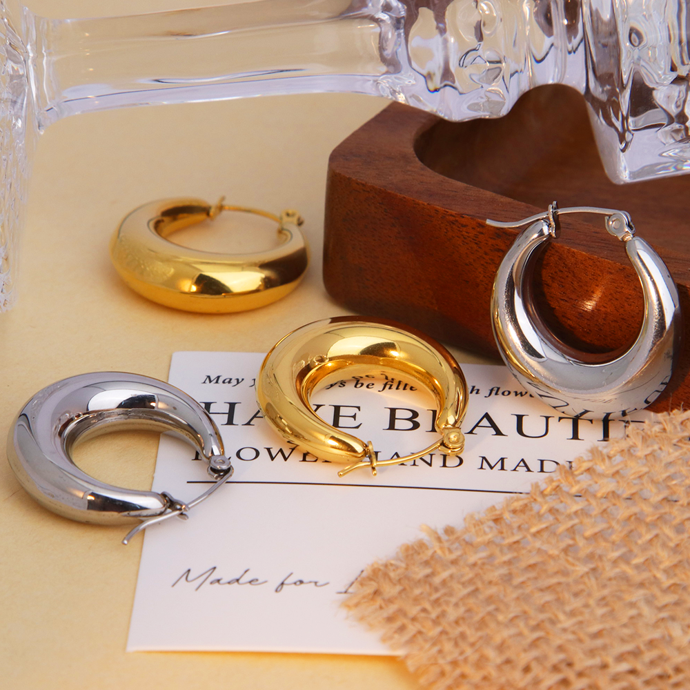 Éclat Doré Hoop Earrings