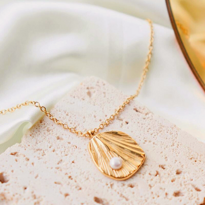 CAROLE LEMAIRE PEARL NECKLACE | carole-lemaire-pearl-necklace | Necklaces | Guerilla Choice