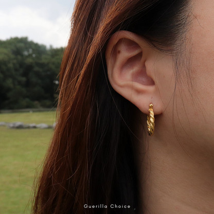 ASTRID GOLD EARRINGS | astrid-gold-earrings | Earrings | Guerilla Choice