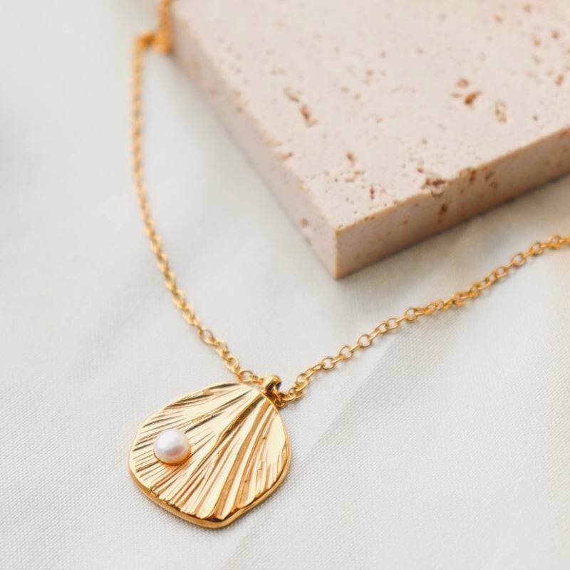 CAROLE LEMAIRE PEARL NECKLACE | carole-lemaire-pearl-necklace | Necklaces | Guerilla Choice